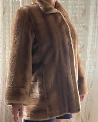Abrigo piel sintética beige/marrón