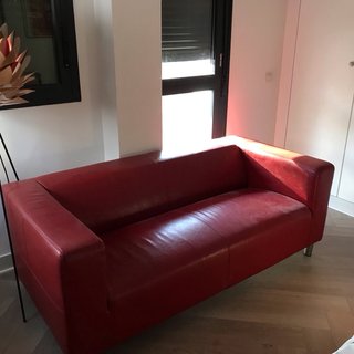Divano in pelle rossa
