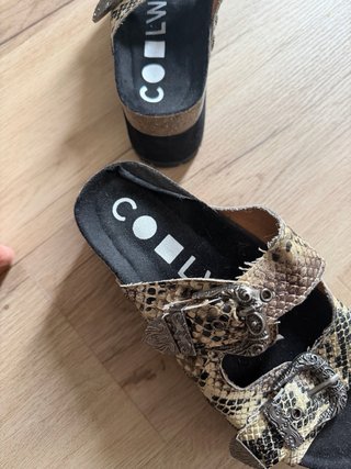 Sandalias de plataforma con estampado de serpiente