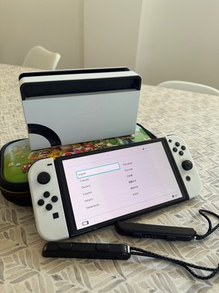 Nintendo Switch OLED Blanca y Negra