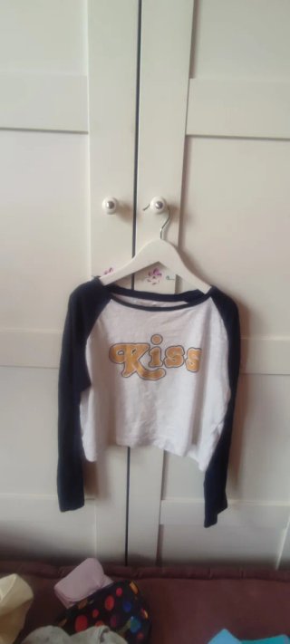 Camiseta crop top béisbol Kiss