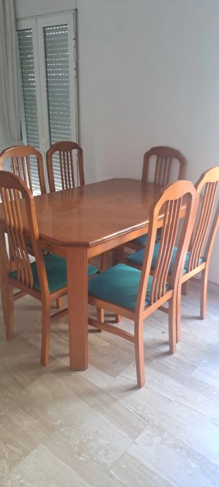 Mesa de comedor extensible y 6 sillas
