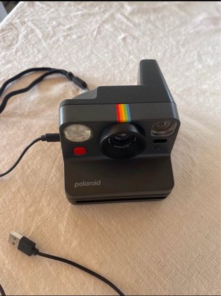 Cámara Polaroid Negra y Multicolor Nueva