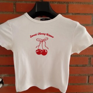 Camiseta Blanca Cerezas Talla S + Top Fresas