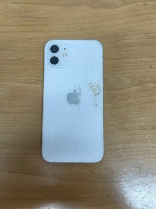 iPhone 12 Branco nao liga unicamente para Peças
