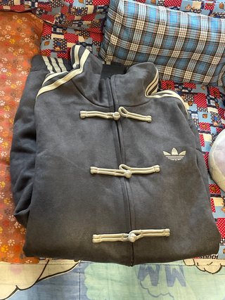 Chaqueta Adidas Año Nuevo Chino Gris