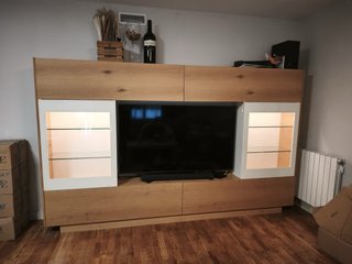 Mueble de Salón con Iluminación
