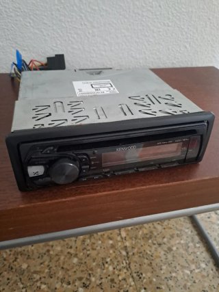 Radio CD Kenwood KDC-101U Auxiliar