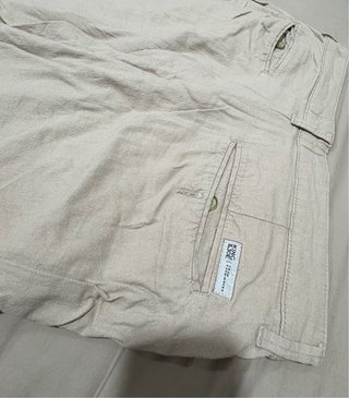 Pantalón corto chino beige