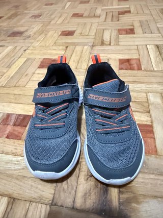 Zapatillas Skechers Niño Gris y Naranja Talla 23