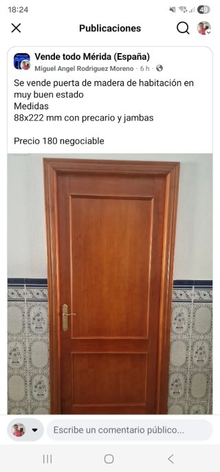 Puerta de madera de habitación