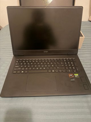 Portátil HP OMEN 17 Ryzen 9 RTX 4060 32GB RAM 1TB