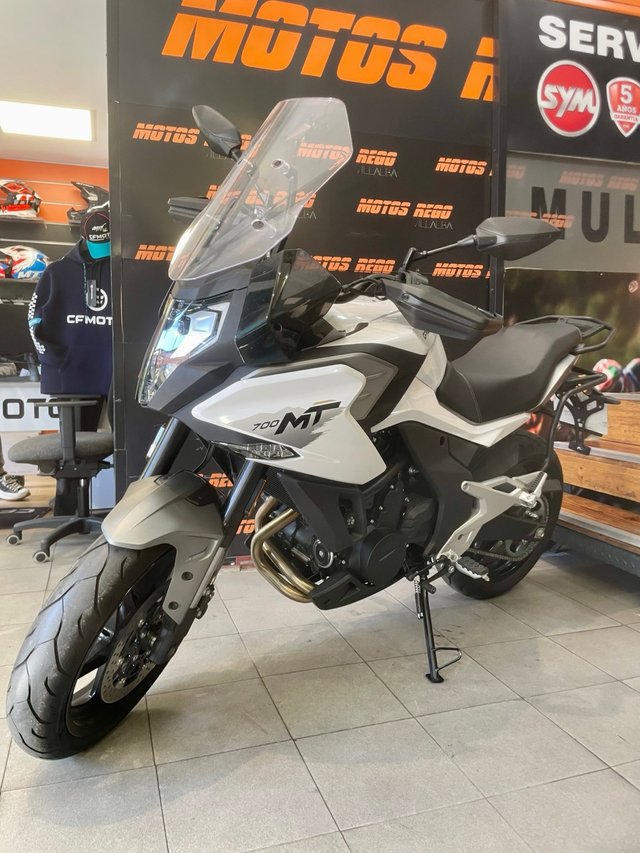 CFMOTO 700MT