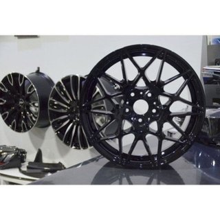 Juego de 4 Llantas 18 M4 GTS Glossy Black BM063