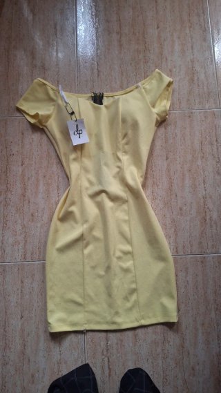 Vestido corto amarillo