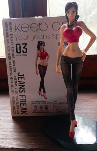 Figura One Piece Jeans Freak Nico Robin