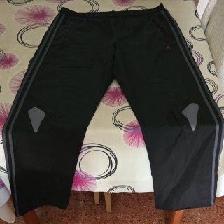 Pantalón de chándal Adidas negro