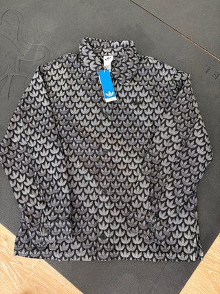 Sobrecamisa Adidas con estampado