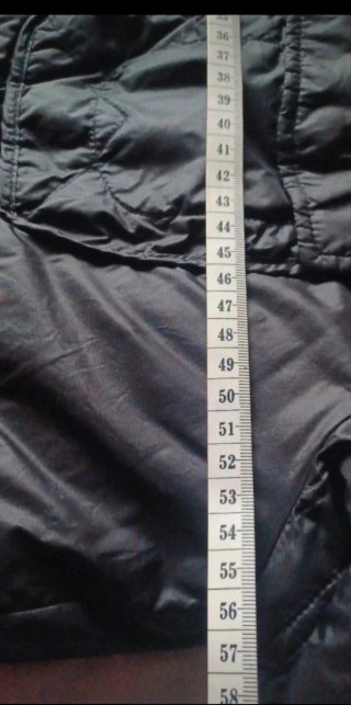 Blusão Preto com Capuz  Tamanho 42