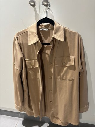 Americana Larga Stradivarius Beige y amarillo