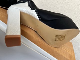 Botines Bicolor con Plataforma y Tacón