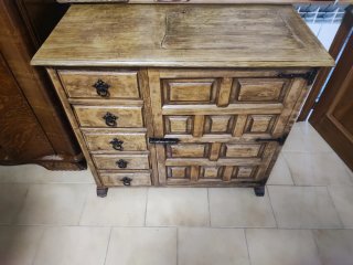 Maquina de coser antigua con mueble auxiliar mader