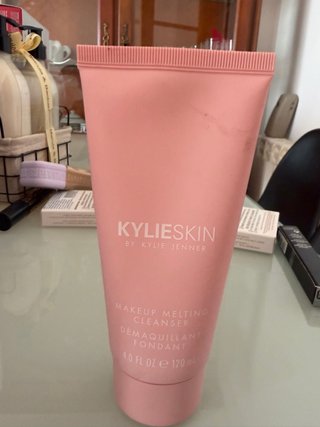 Kylie Skin Limpiador Maquillaje Rosa