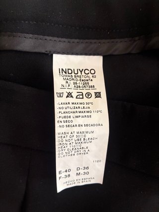 Camisa de And y pantalón con caída de síntesis