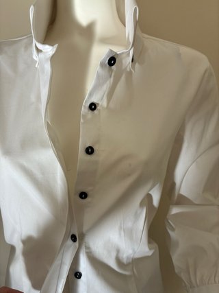Camisa de And y pantalón con caída de síntesis