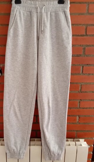 Pantalón de chándal gris talla M