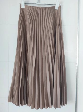 Falda larga plisada camel Zara Talla S