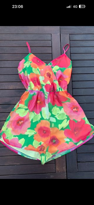 Mono Bershka floral talla S