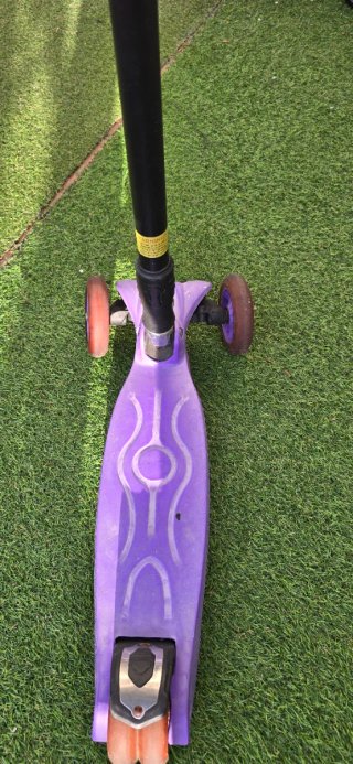 Patinete Infantil de Tres Ruedas Con luces