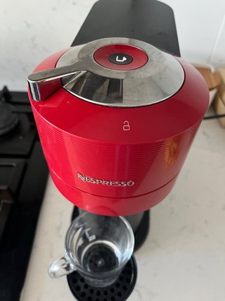 Cafetera Nespresso Krups Roja