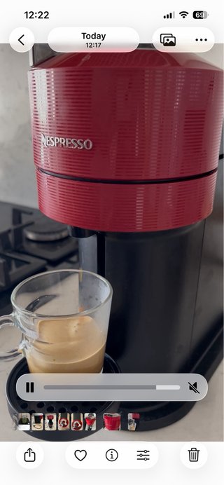 Cafetera Nespresso Krups Roja