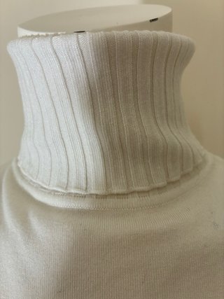 Pantalón  de Hoss de felpa burdeos cuello vuelto