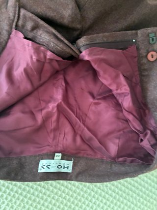 Pantalón  de Hoss de felpa burdeos cuello vuelto