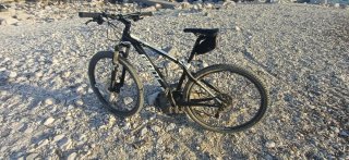 Bicicleta de montaña Giant de carbono talla L
