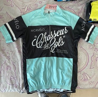 Camisetas y conjunto de ciclismo. Tallas L y XL