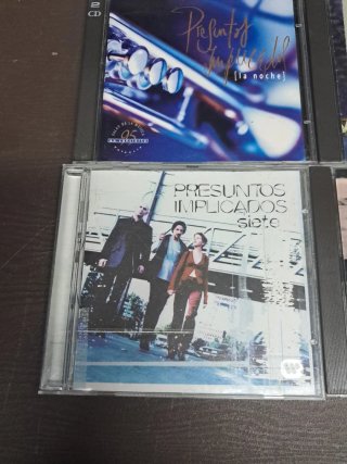CDs Presuntos Implicados: La Noche, Siete, Versión