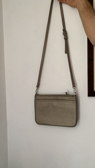 Bolso Parfois plateado pequeño