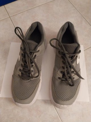 Scarpe da ginnastica grigie