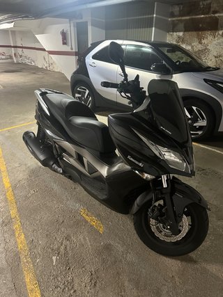 Kawasaki J300 Scooter Negro