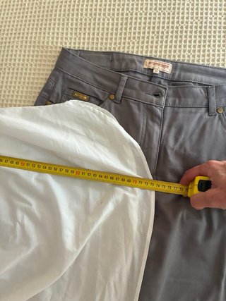 Pantalón gris South Cotton y camisa de AND
