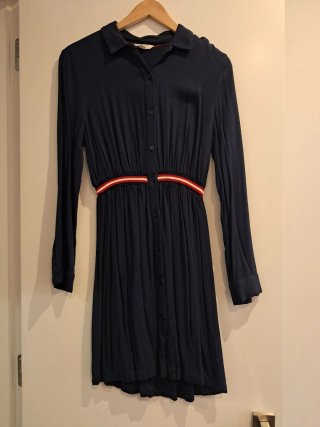Vestido azul con rojo y blanco
