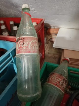 Scatola con 12 bottiglie da 1 litro di Coca-Cola