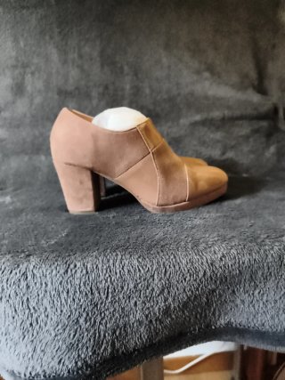 Zapatos de Tacón Beige Talla 36
