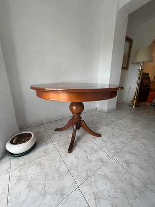 Mesa redonda extensible clásica de 109 cm