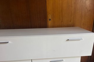 Mesa de televisión baja blanca entrega en casa