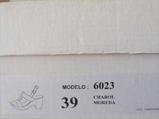 Sandalias Leí Luí Beige y Plateadas Talla 39